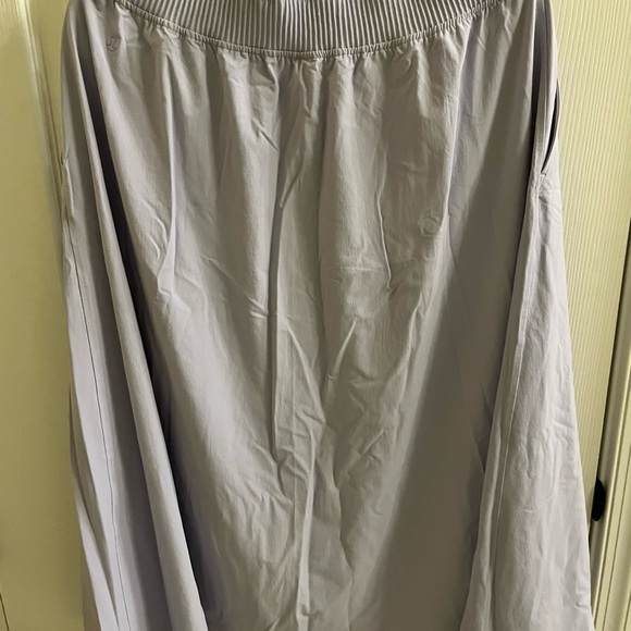 Lululemon stretch woven waffle waist Midi Skirt - Picture 3 of 5